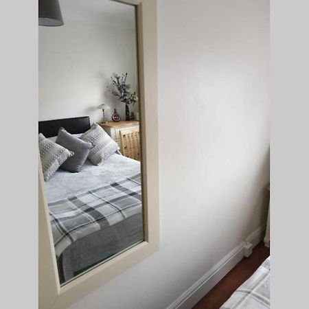 A Home Away From Home With A Big Welcome Erith Eksteriør billede