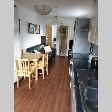 A Home Away From Home With A Big Welcome Erith Eksteriør billede