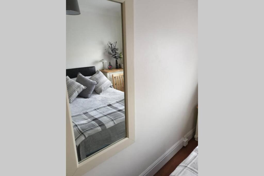 A Home Away From Home With A Big Welcome Erith Eksteriør billede